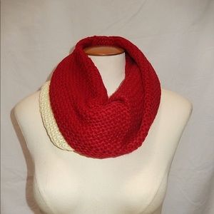 Chunky Two-Tone Color Block Mini Tube Scarf